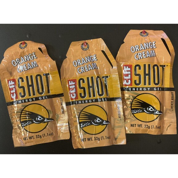 Amphipod Running Bottle Holder With Water & 3 Packets Of Energy Gel - Picture 8 of 9